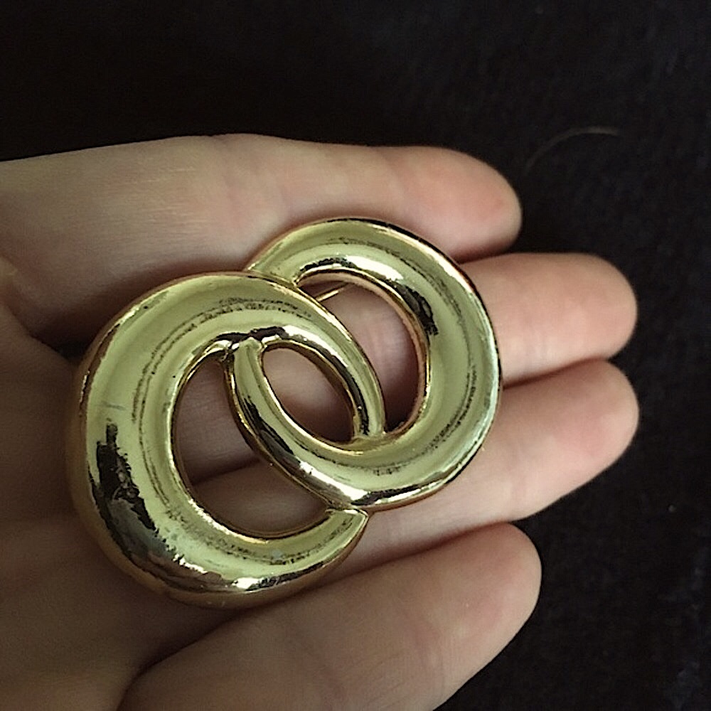 Vintage Gold Tone Brooch Pin - Picture 3 of 8